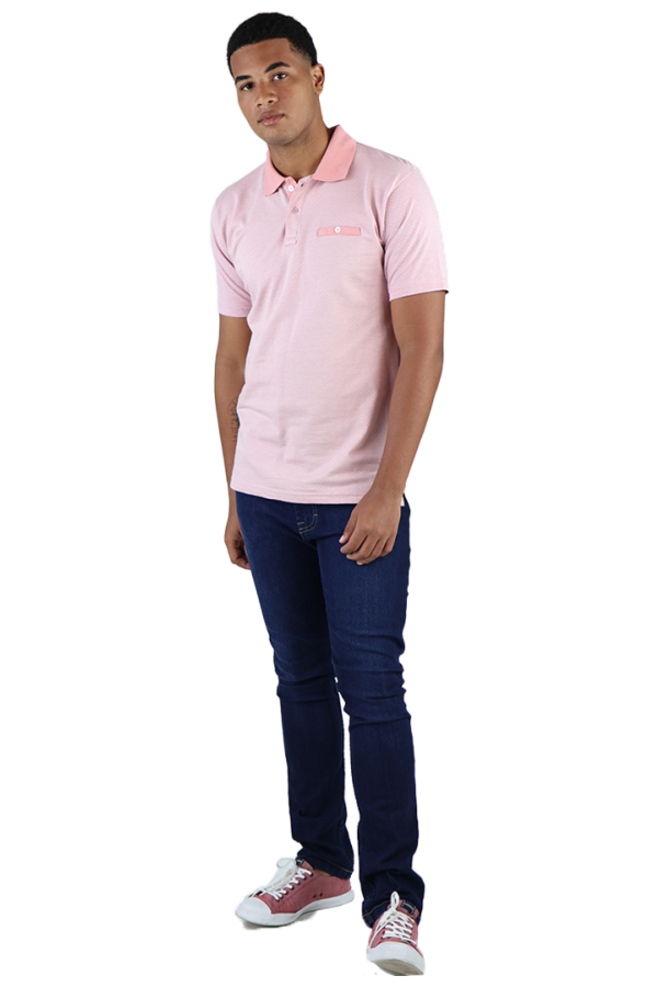 Playera Tipo Polo Tela Tipo Tejido Color Rosado Con Bolsa Falsa Para Caballero